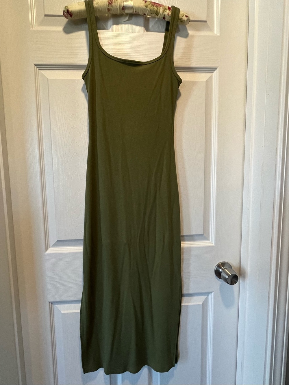 PINK Ribbed Maxi Dress 
Size: Small
Color: Green